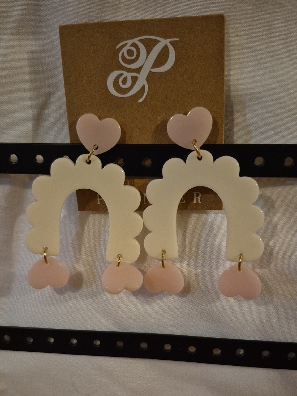 Plunder Pink and Cream Scalloped Heart Drop Earrings